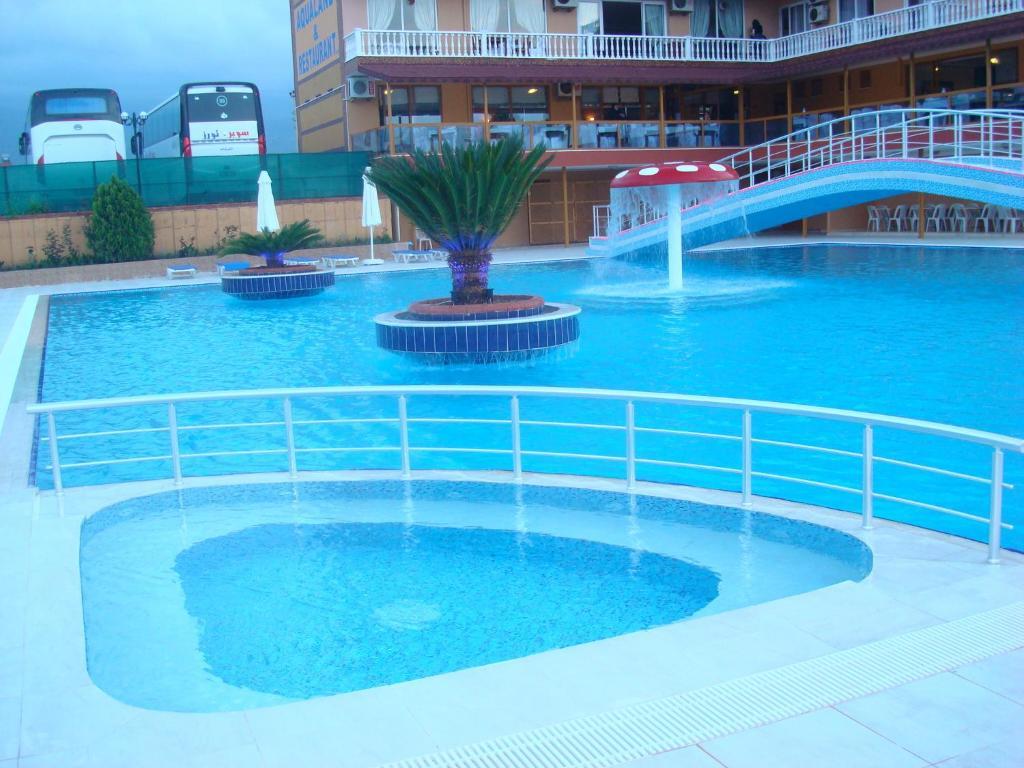 Club Casmin Hotel Iskenderun Bagian luar foto